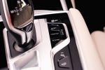 BMW 750i xDrive M Sport 2019 года (UK)